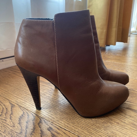 Banana Republic Leather Brown Booties Size 7 Zip Up - Picture 1 of 14